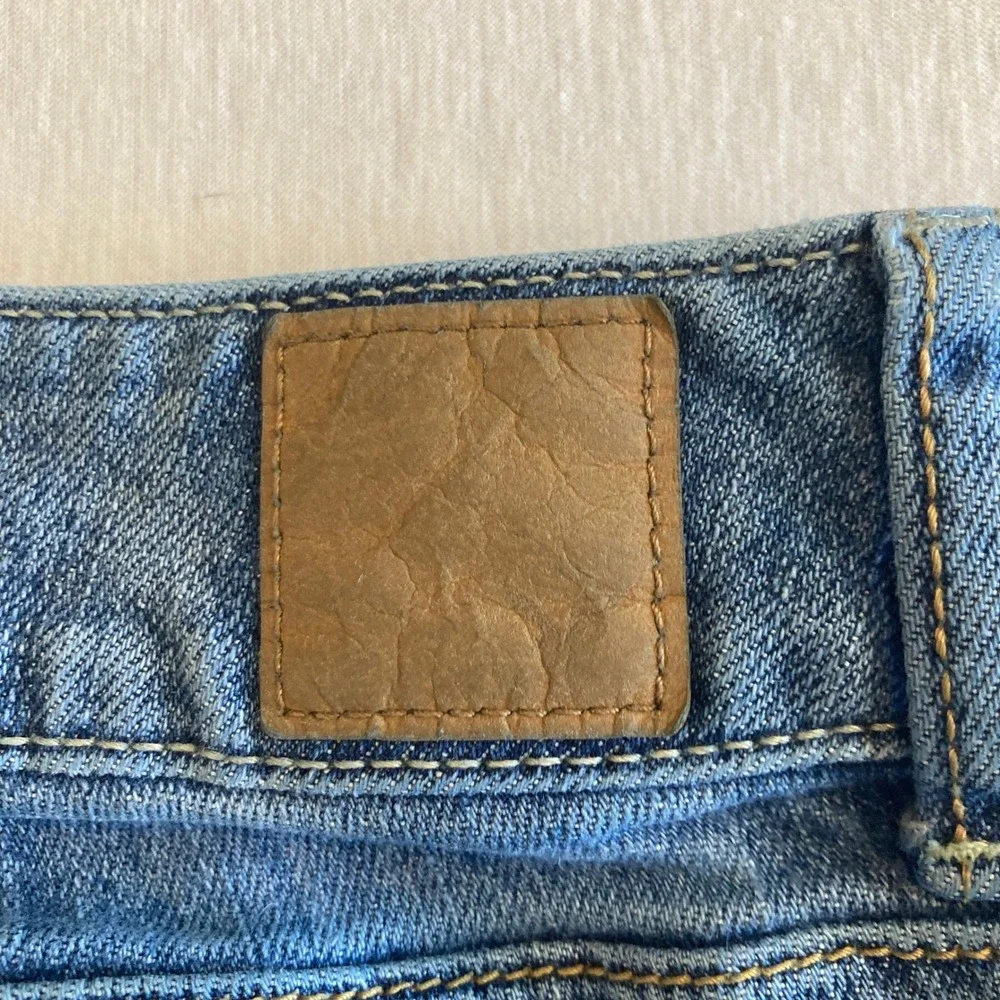 American Eagle Jeans Women 10 (32x28)‎ Favorite Boyfriend Flare Stretch Med Wash